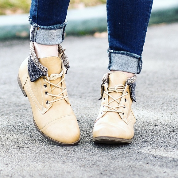 Shoes - Taupe booties
